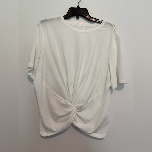 Lululemon Crescent Tee Size  White Short Sleeve (Chest-41'') - Picture 2 of 4